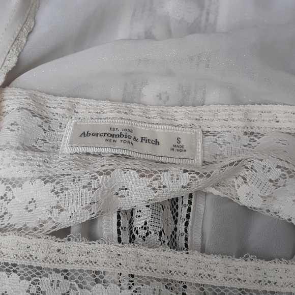 Sheer Apron Lace Tank - Picture 11 of 12